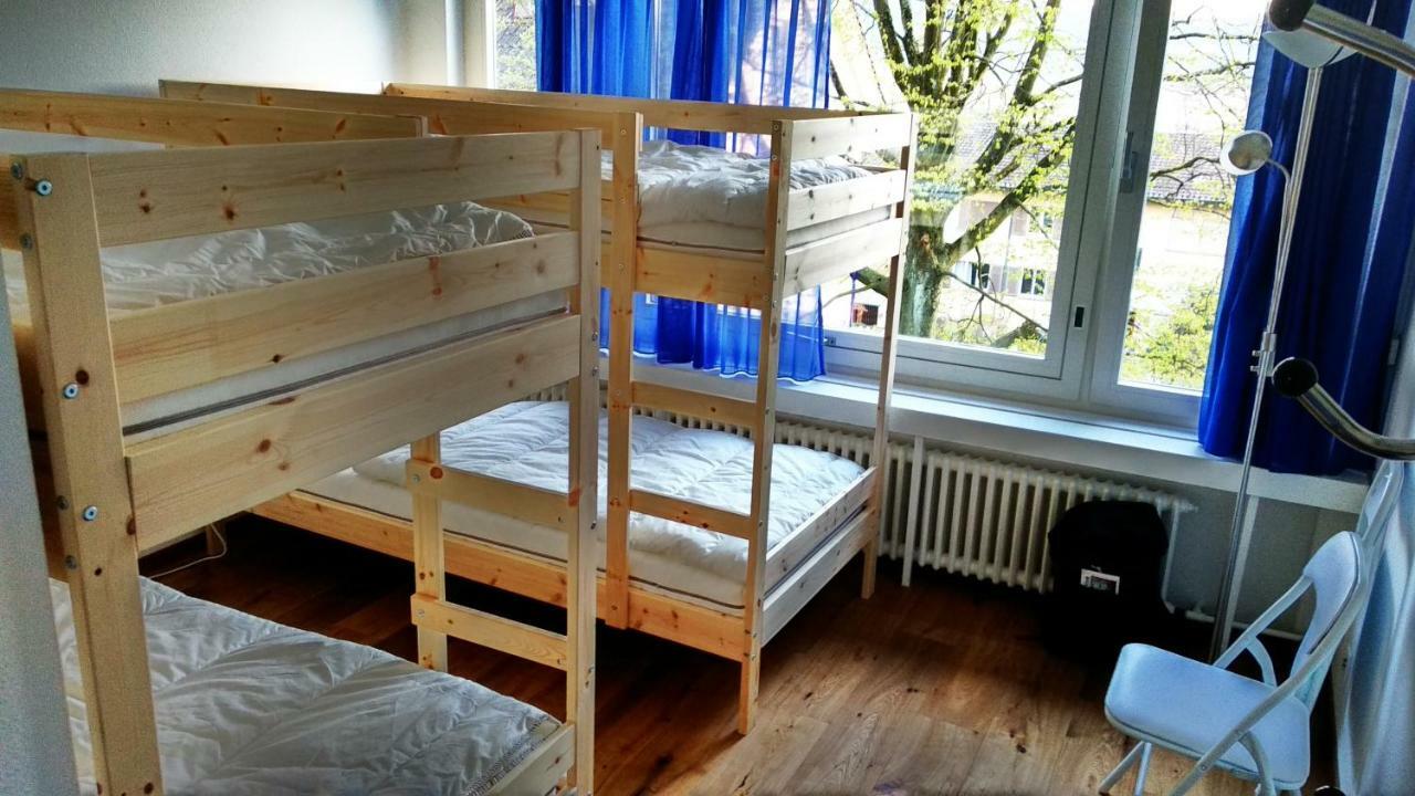 Budget Youth Hostel Oberengstringen 外观 照片